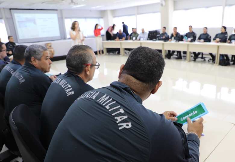 Policiais em treinamento no TJMS - 
