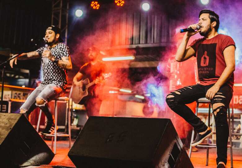 Fred e Victor faz show gratuito nesta sexta-feira