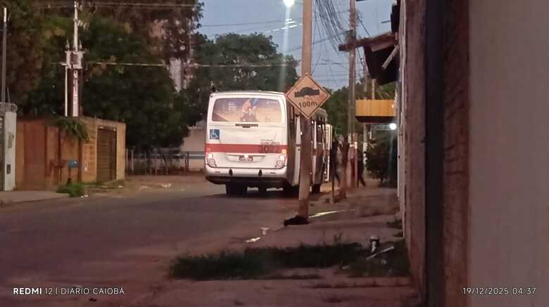 &Ocirc;nibus j&aacute; foram vistos bem cedo