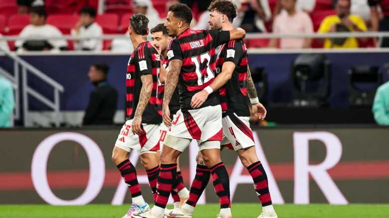 Jogadores do Flamengo em comemora&ccedil;&atilde;o de gol.