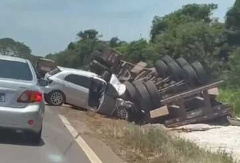 O acidente aconteceu na tarde de ontem