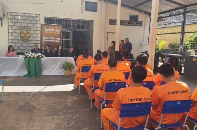 Projeto atende internos em Amambai 