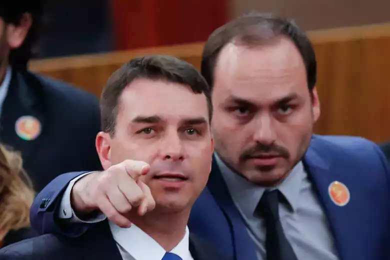 Os filhos do ex-presidente precisar&atilde;o esperar noticias do pai