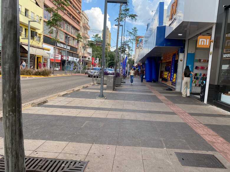 A paralisa&ccedil;&atilde;o atinge o momento mais cr&iacute;tico do calend&aacute;rio de vendas, 