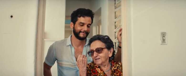 Wagner Moura e Tânia Maria em "O Agente Secreto"