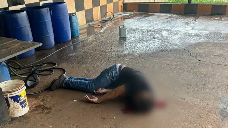 Homem foi morto a tiros