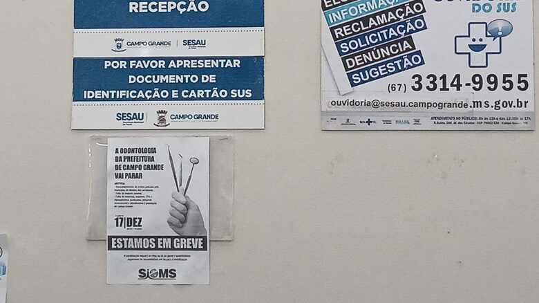 Folders foram colocados nas unidades de sa&uacute;de