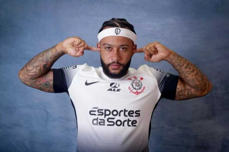 Memphis Depay pelo Corinthians