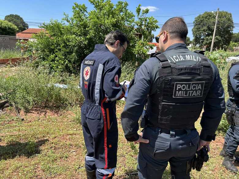 Homem foi encontrado pr&oacute;ximo a uma &aacute;rvore