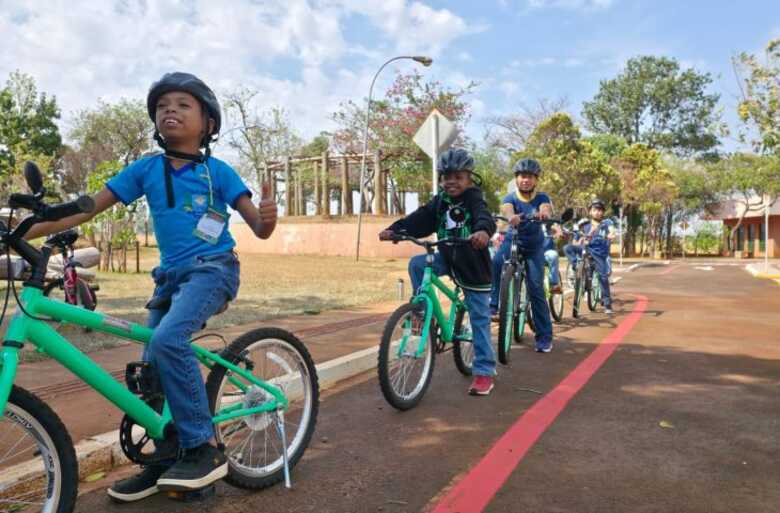 A participa&ccedil;&atilde;o &eacute; aberta &agrave;s Escolas P&uacute;blicas e Privadas