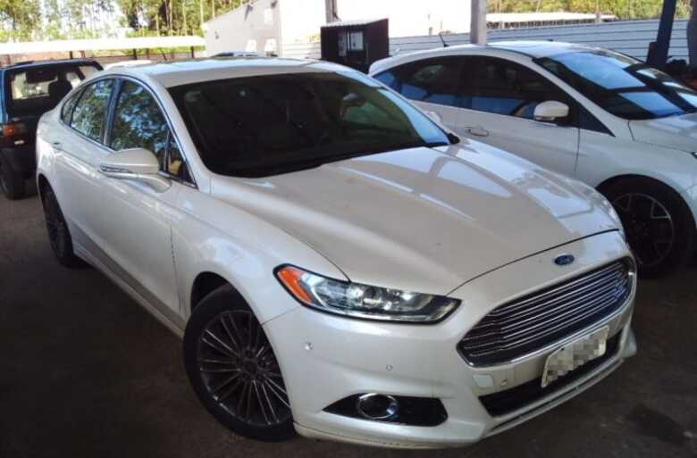  Ford Fusion AWD GTDI 2013/2014, com lance inicial de R$ 17.352,00