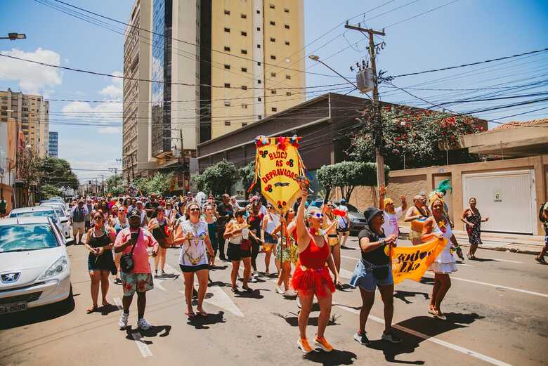 Bloco das Depravadas abrem a folia em Campo Grande