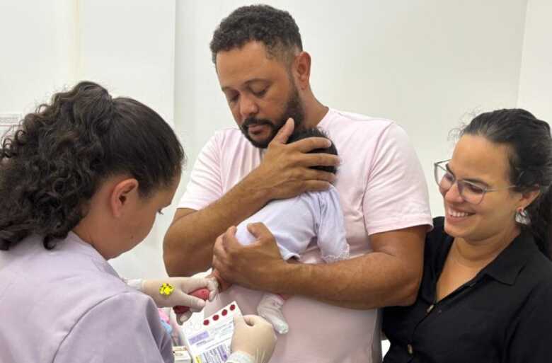 A coleta pode ser feita na unidade b&aacute;sica de sa&uacute;de, no hospital onde ocorreu o parto ou, na capital, em unidades do IPED/APAE