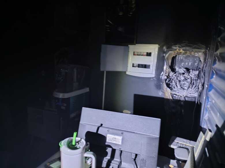 Chamas come&ccedil;aram no padr&atilde;o de energia