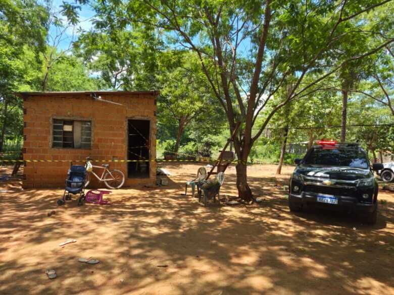 Uma das v&iacute;timas foi morta dentro de casa enquanto dormia