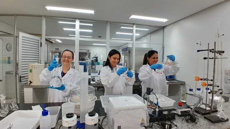 Nos testes laboratoriais s&atilde;o verificados mais de 80 par&acirc;metros de qualidade