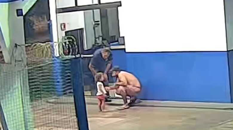 Policial ajudou a salvar a crian&ccedil;a