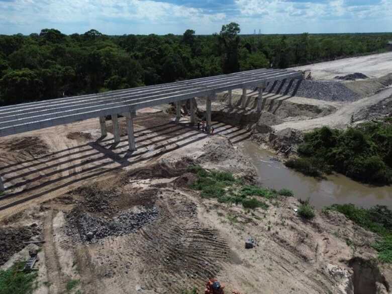 Constru&ccedil;&atilde;o do acesso &agrave; ponte internacional da Rota Bioce&acirc;nica