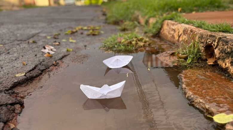 Barquinhos retratam o protesto dos moradores