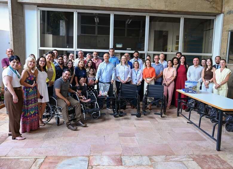 Rotary Club de Campo Grande recebeu 5 cadeiras