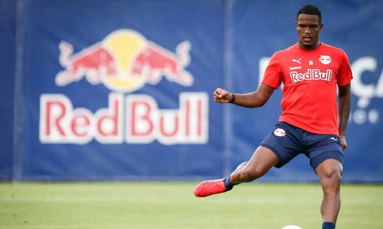 Falas machistas custaram caro ao zagueiro do Bragantino