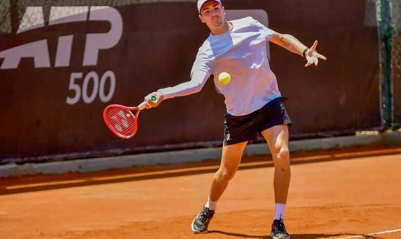 Jo&atilde;o Fonseca retorna &agrave;s quadras