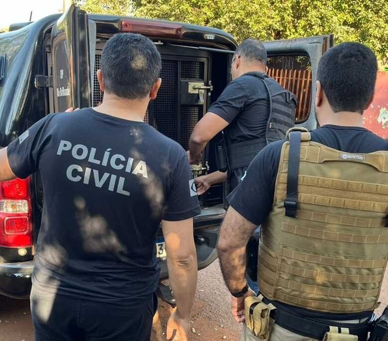 Professor foi preso na pr&oacute;pria resid&ecirc;ncia