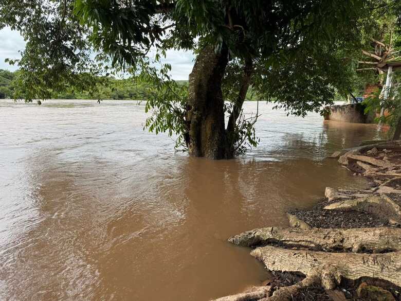 Rio Taquari subiu consideravelmente com os dois de chuva
