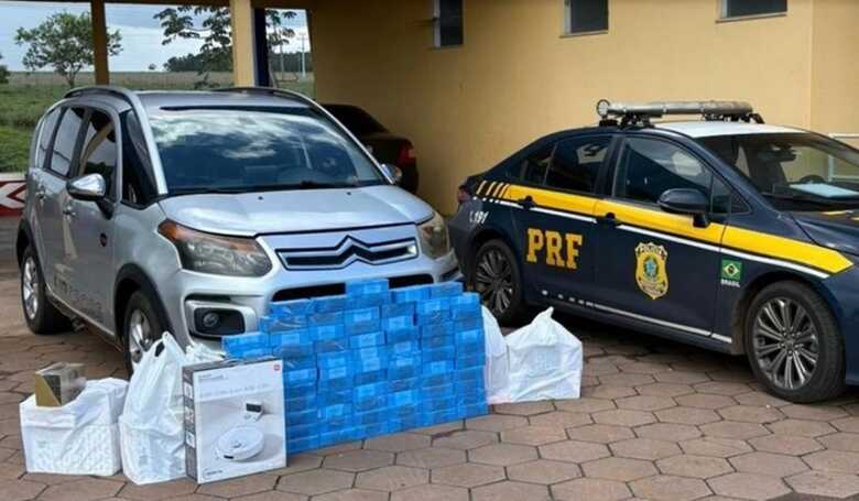 Medicamentos, celulares e cosm&eacute;ticos foram apreendidos