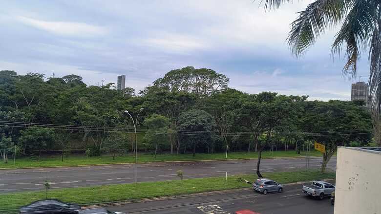 Tempo amanheceu bastante nublado em Campo Grande