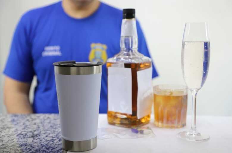 Bebidas podem estar acompanhadas de algo misterioso