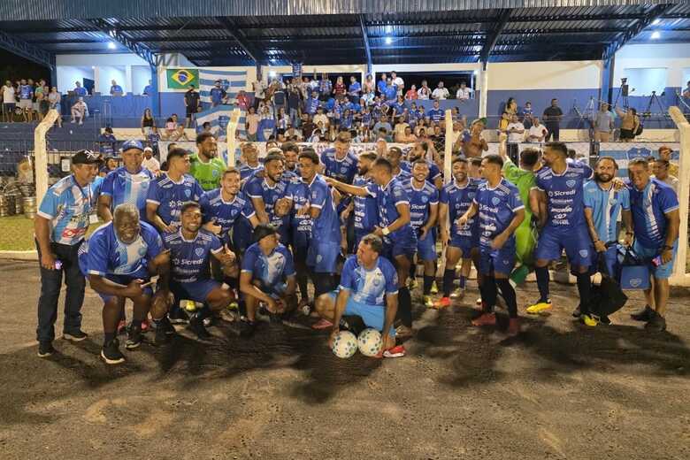 Clube avan&ccedil;ou para a segunda fase