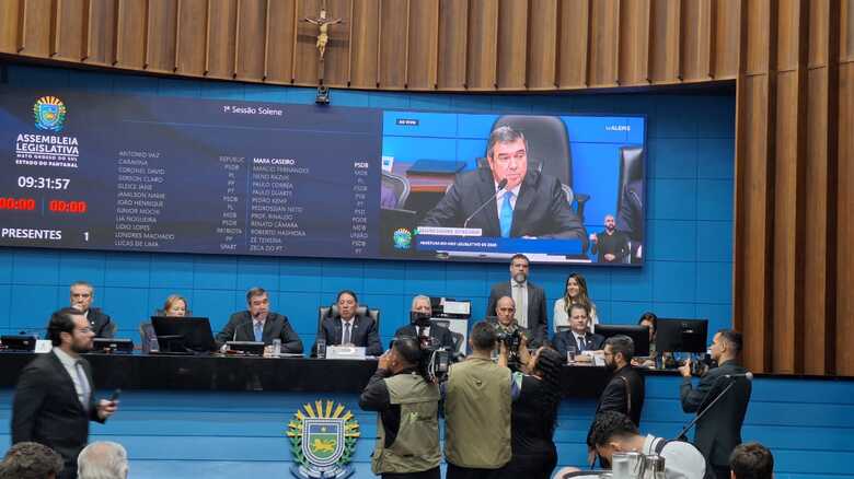 Governador&nbsp;Eduardo Riedel (PP) na ALEMS - Foto: Sarah Chaves