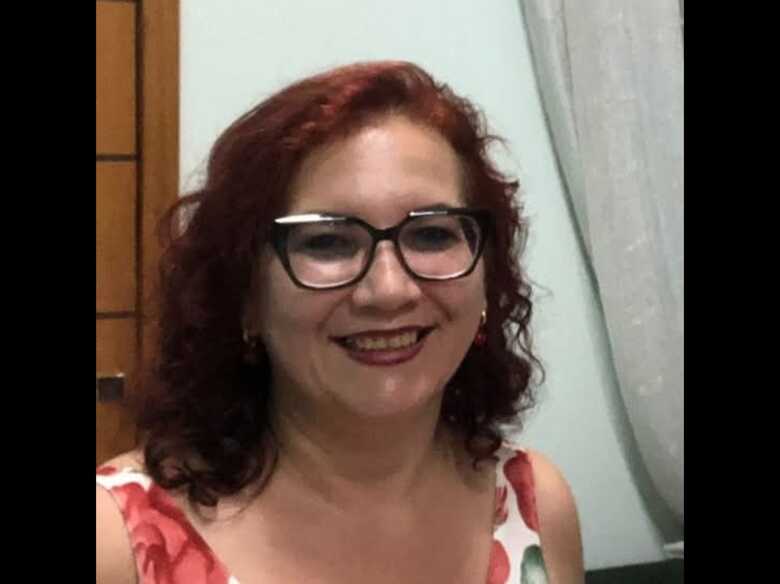 Gislaine Esther Lubas Moreira Moura