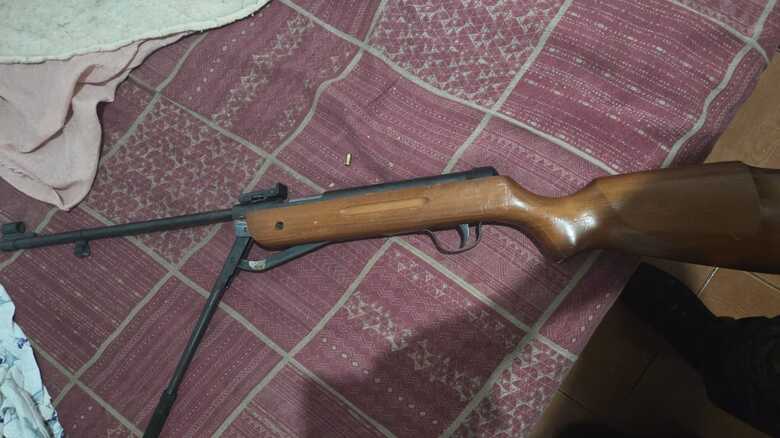 Arma que pode ter sido usada no crime foi apreendida