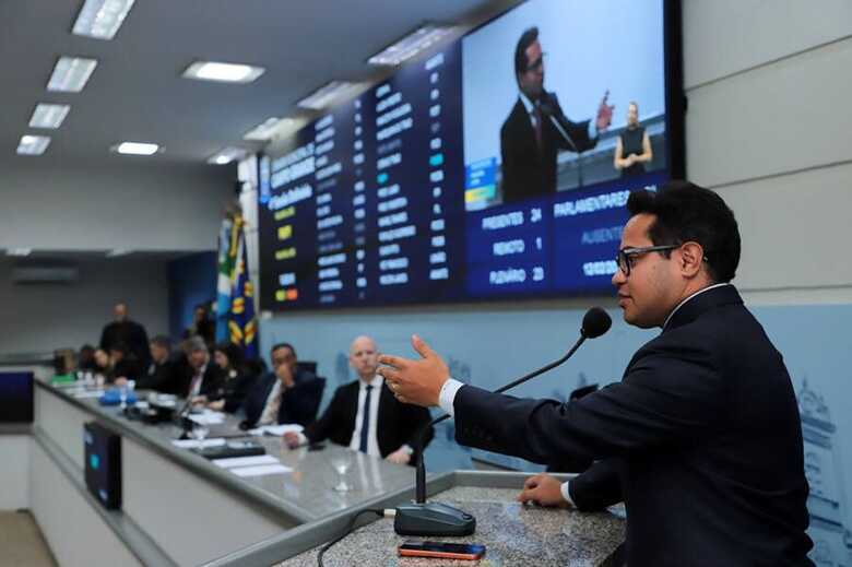 Papy, comentou a proposta em plen&aacute;rio