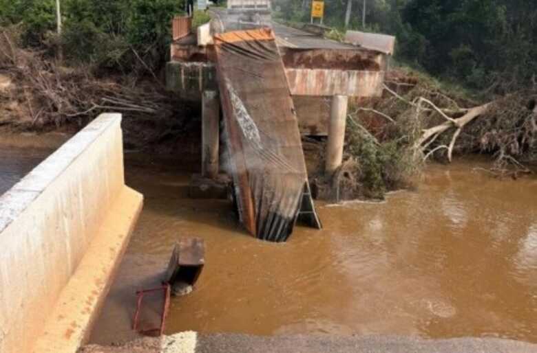A queda aconteceu na manh&atilde; de hoje