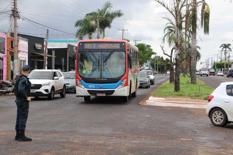 &Ocirc;nibus em Campo Grande - Foto: Vin&iacute;cius Santos