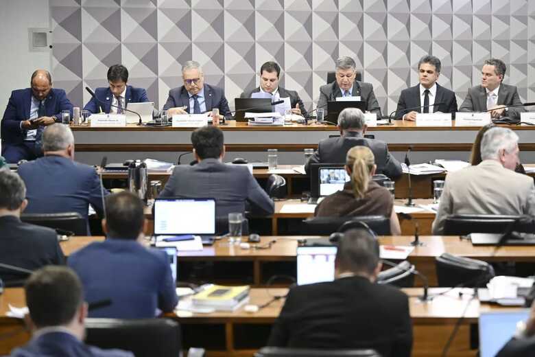 Sess&atilde;o da CPMI do INSS no Congresso Nacional