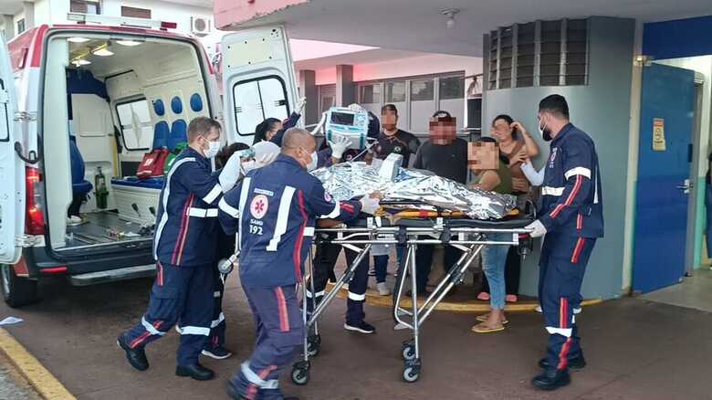 Garoto foi internado no Hospital da Vida