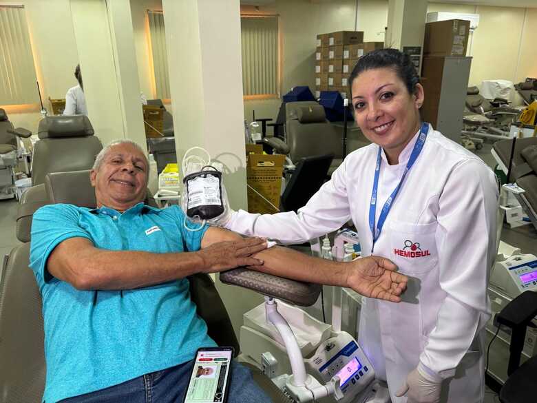 Domingos ao lado da filha na &uacute;ltima doa&ccedil;&atilde;o