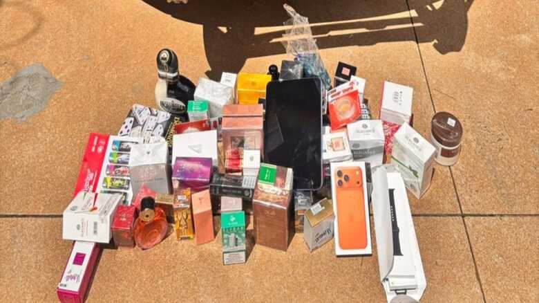 Itens apreendidos, al&eacute;m dos medicamentos