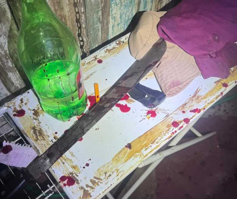 Fac&atilde;o usado para atacar a v&iacute;tima