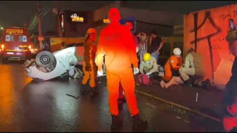 Passageira foi atendida pelo Corpo de Bombeiros