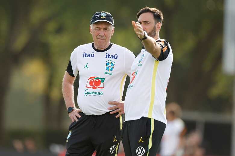 Carlo Ancelotti e Davide Ancelotti durante treino da Sele&ccedil;&atilde;o Brasileira em Orlando
