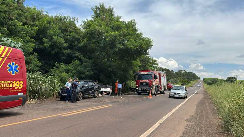 O capotamento ocorreu ap&oacute;s a condutora tentar desviar de um buraco na pista
