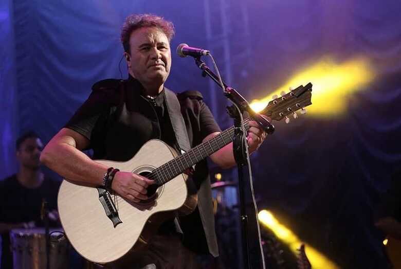 Cantor Paran&aacute; - Foto: Reprodu&ccedil;&atilde;o / Redes Sociais