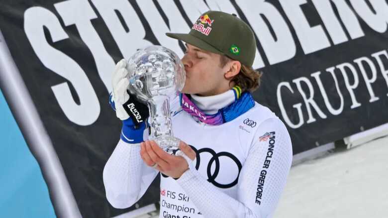 Lucas Pinheiro Braathen venceu o t&iacute;tulo do slalom gigante da Copa do Mundo de esqui alpino