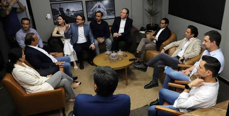 Encontro aconteceu nesta segunda-feira (23)