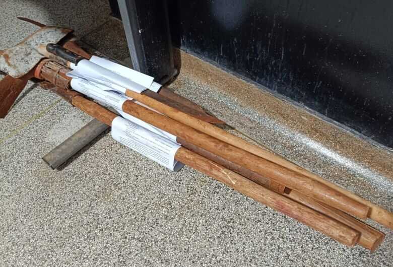 Materiais apreendidos pela pol&iacute;cia 